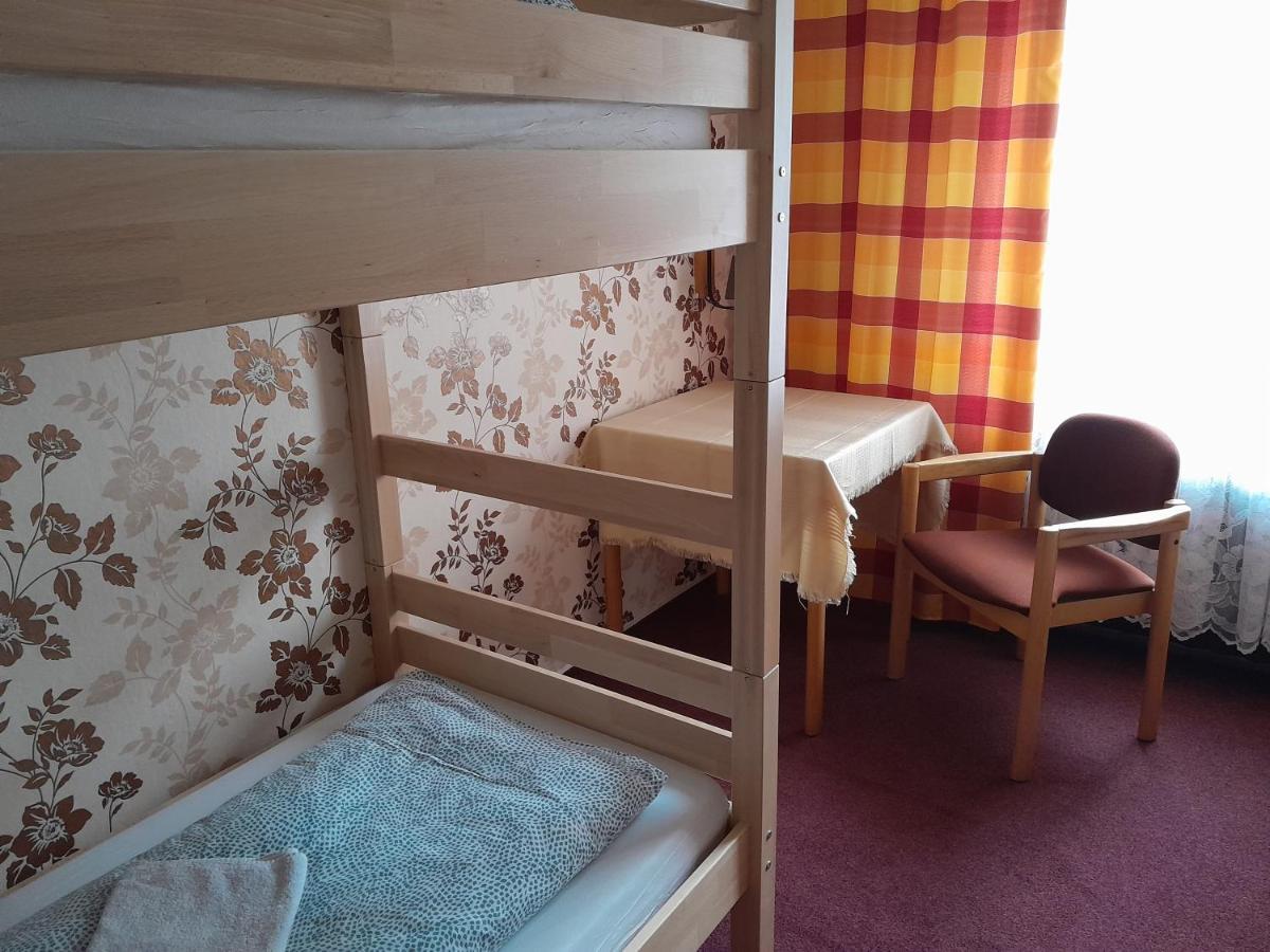 Ostalgie Ferienheim Sorgenfrei Hotel Bagian luar foto