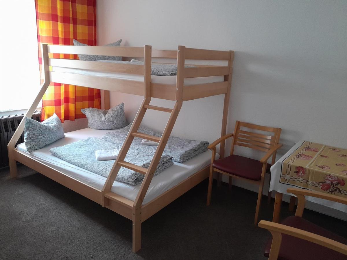 Ostalgie Ferienheim Sorgenfrei Hotel Bagian luar foto