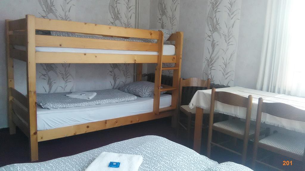 Ostalgie Ferienheim Sorgenfrei Hotel Bagian luar foto