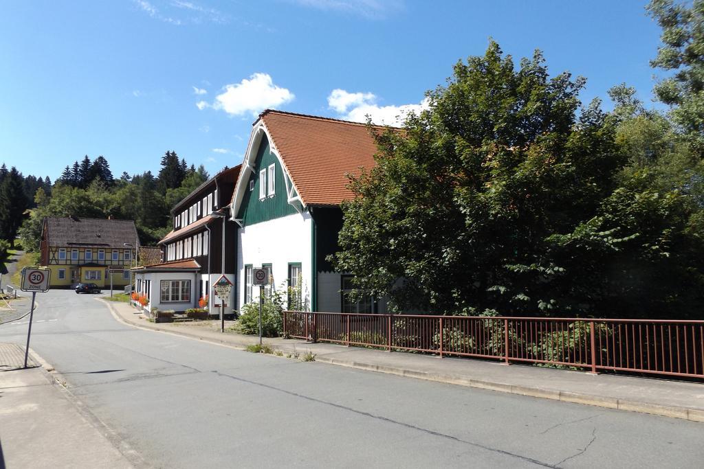Ostalgie Ferienheim Sorgenfrei Hotel Bagian luar foto