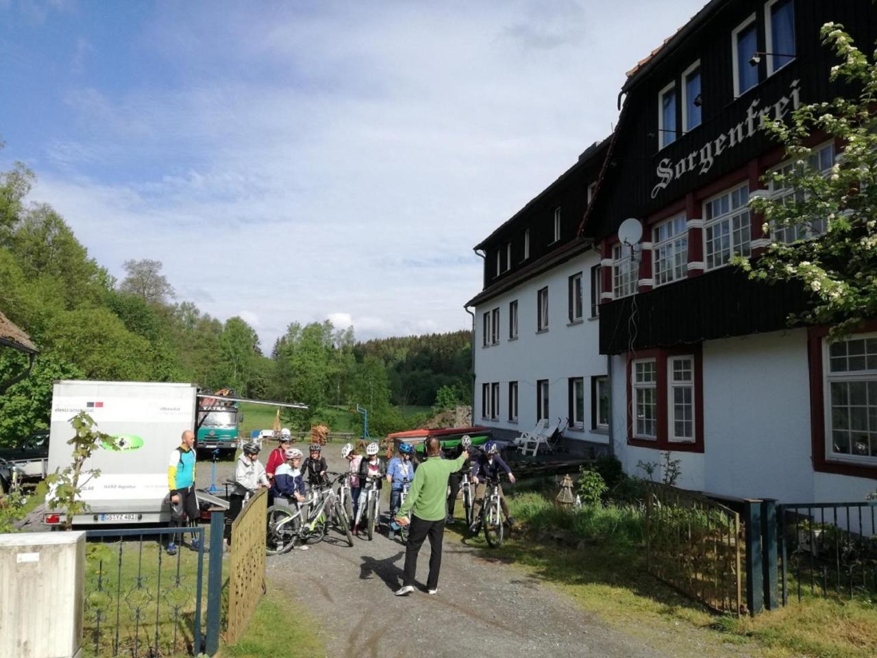 Ostalgie Ferienheim Sorgenfrei Hotel Bagian luar foto